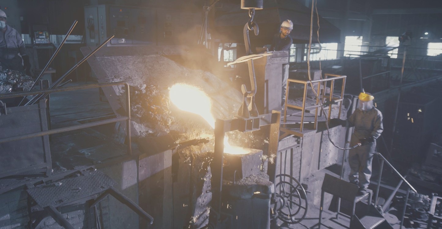 Molten iron poured under metallurgical control on the Rastgar foundry line