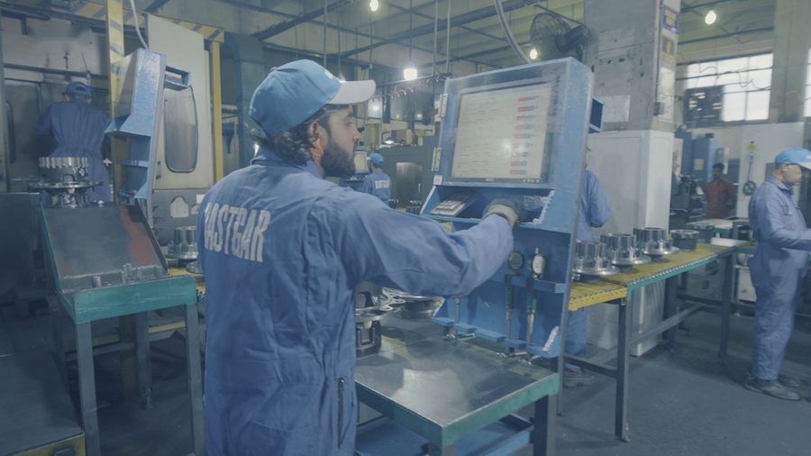 MacHub machining execution system used on the Rastgar CNC floor